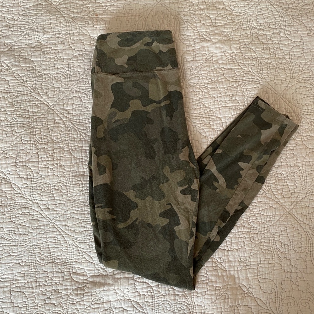 Camo leggings